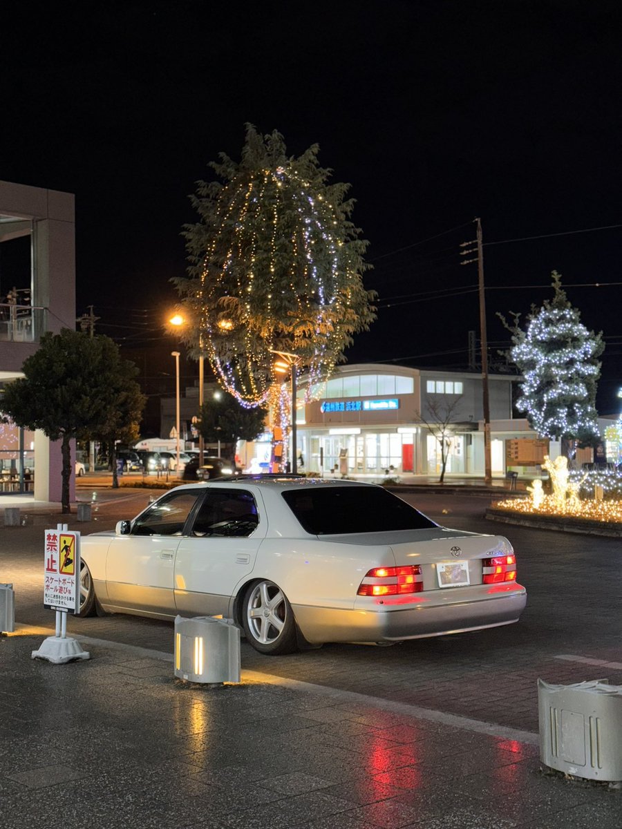 jzs_131's tweet image. 売ります 20セルシオ前期 c仕様
サスコン 13万キロ
サーモス オルタ新品 ヒーターコア直結
70万くらい？ 走る曲がる止まる問題ないです🙆‍♀️
1時抹消済

 #20セルシオ #20セルシオ前期 #ucf20 #ucf21 #セルシオ