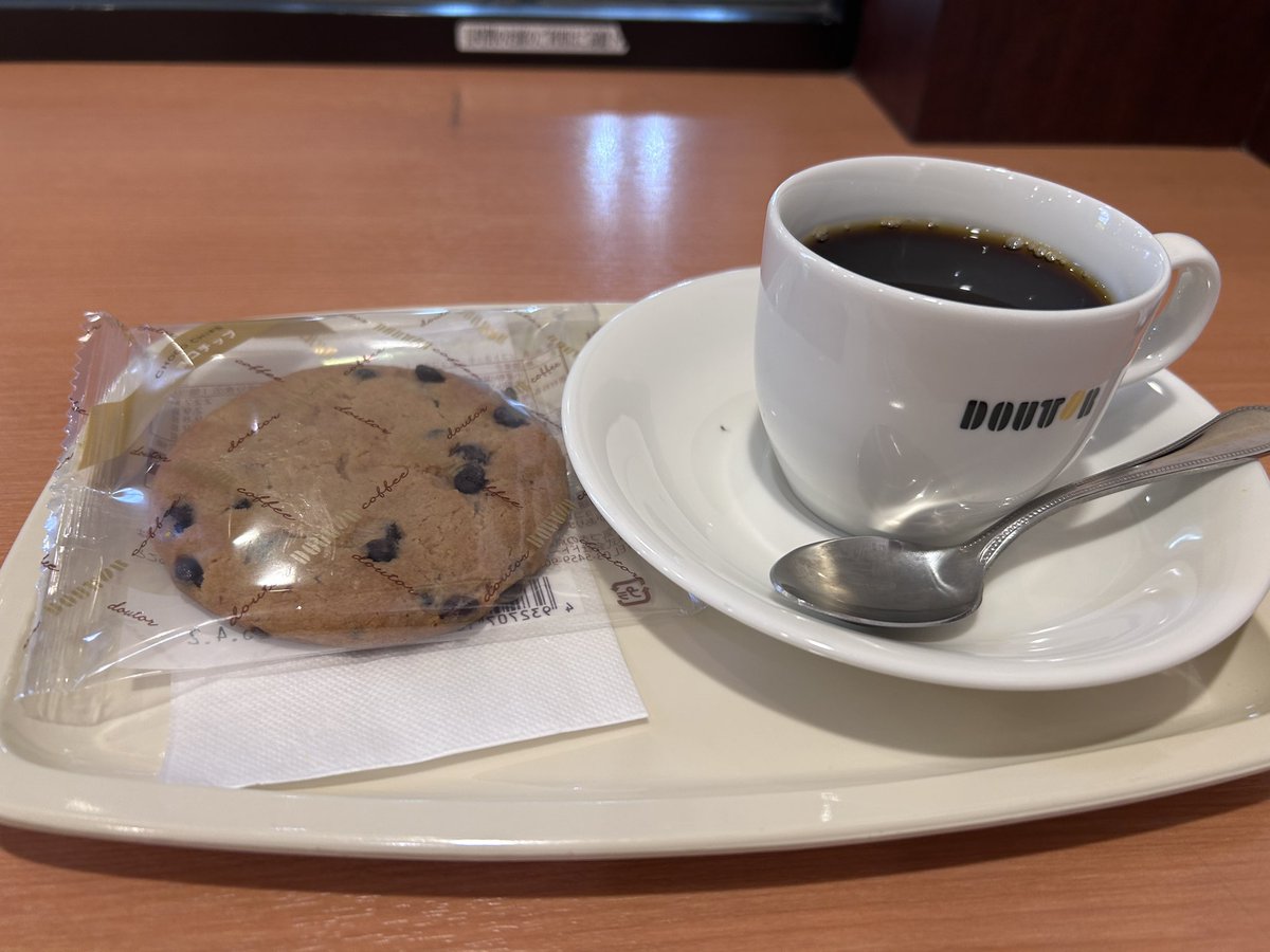 ドトールでコーヒーとチョコクッキー🌕