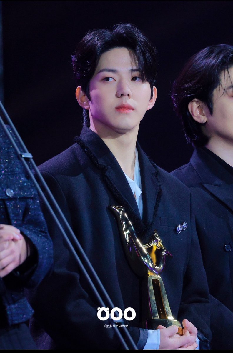 젠장 너무 잘생김 침나와..