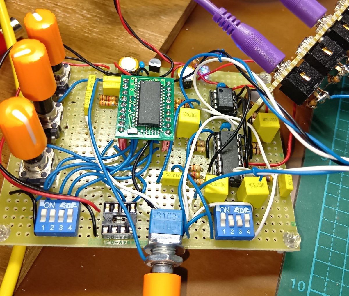 エフェクター用icの開発用基板できた　プリセットのリヴァーブ動いたので。ハードル1個こえた。このあとはオリジナルを目指す