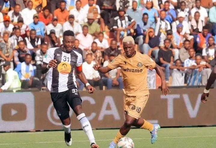 richilde63481's tweet image. Duel crucial en #LDCCAF !
Le TP Mazembe joue sa survie ce samedi à Dar es Salaam face aux Young Africans, invincibles depuis 4 matchs en championnat. 💪⚽️
Les Corbeaux sauront-ils briser cette série ? 
#FootballAfricain #TPMazembe #YoungAfricans