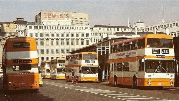 GroomB's tweet photo. Piccadilly Bus Station, Manchester, early 1980s. https://t.co/jHcAXcqy4O