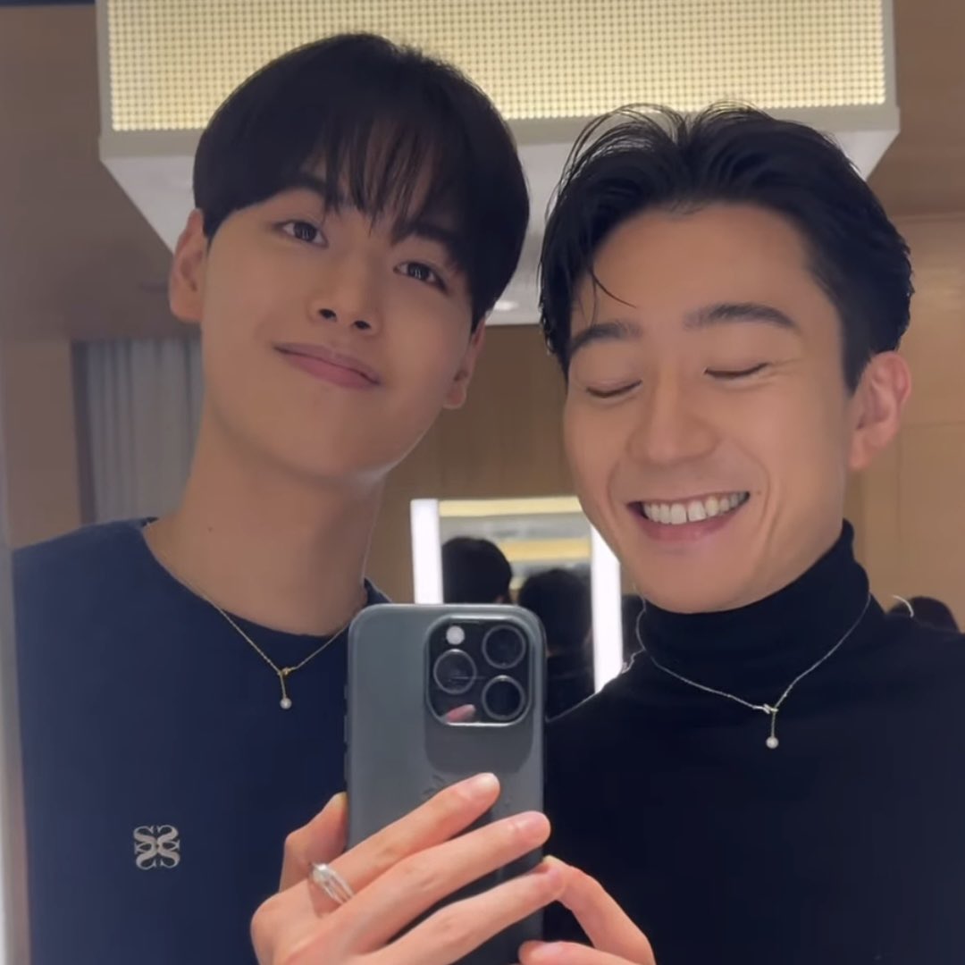 ほっぺにちゅーされてニコニコなの可愛いね☺️💘