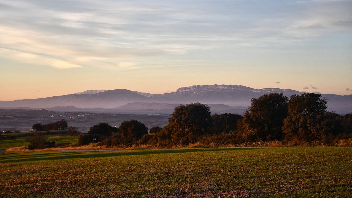 Tot passejant a l'hivern, de <a href="/lasegarra/">La Segarra</a> estant, #boncapdesetmana
<a href="/SomSegarra/">Som Segarra</a> <a href="/valldellobregos/">Vall del Llobregós</a> <a href="/viladetora/">Torà on-line</a> <a href="/lasajolida/">La Sajolida</a> <a href="/PaisCatalunya/">Paisatges de Catalunya</a>