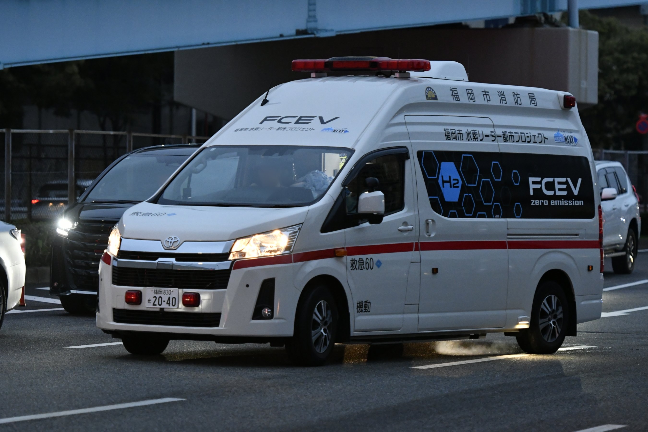 ピーポー救急車　希少　激レア　手押し　電池不要　フリクション　ハイエース hq720.jpg?sqp=-