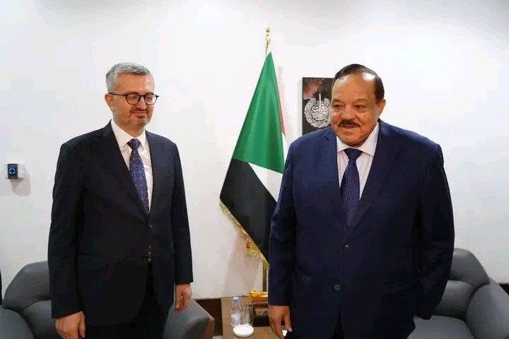 hashsudan's tweet image. وصول نائب وزير الخارجية التركي برهان الدين دوران إلى #السودان في زيارة رسمية، تستغرق يوماً واحداً يرافقه وفدٍ رفيع المستوى من وزارة الخارجية التركية