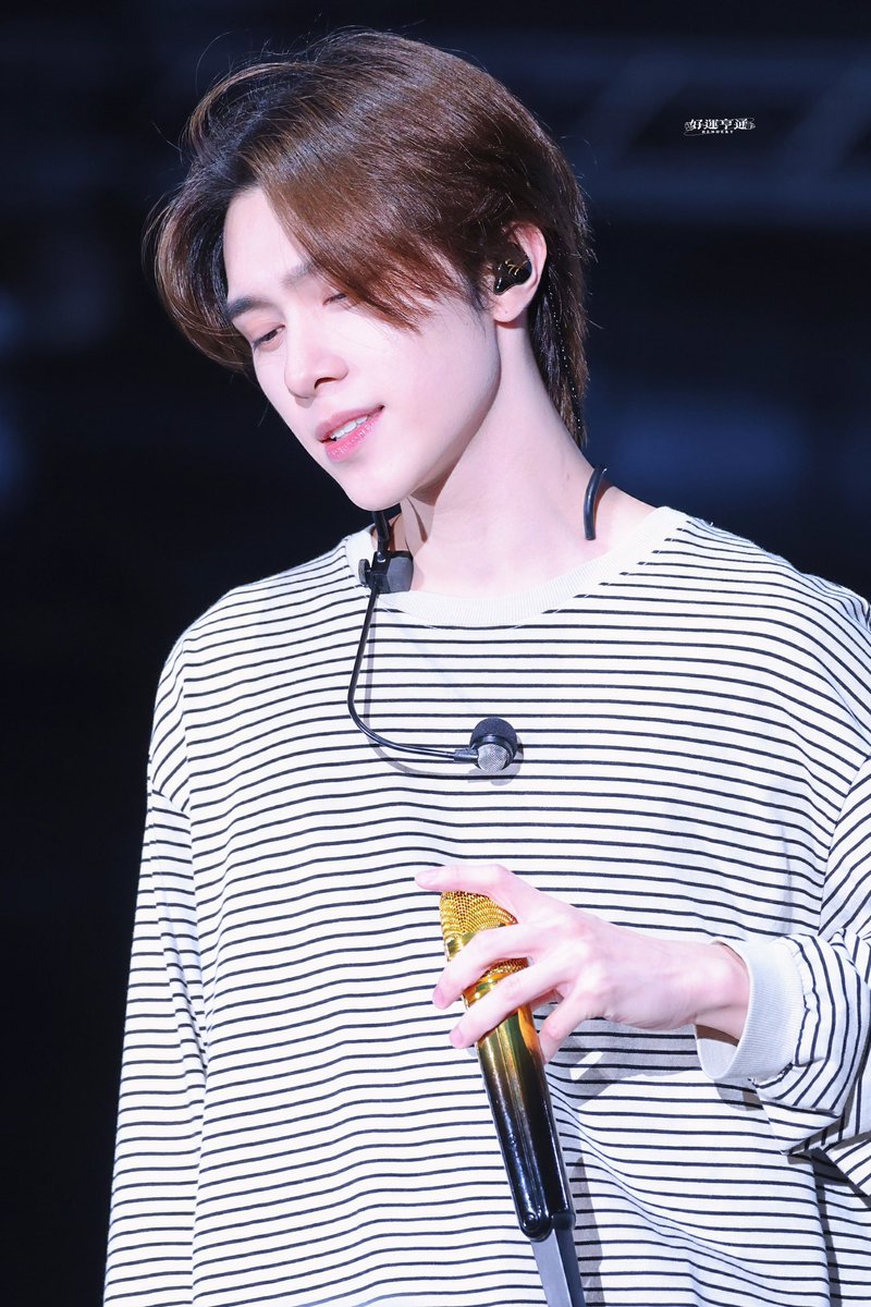 250104 on the way in HK

#Hendery #黄冠亨 #헨드리 
#WayV #威神V #웨이션브이