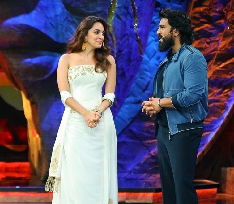 AlwysVenuCharan's tweet photo. Blockbuster on pair #KiaRam ππ
@AlwaysRamCharan @advani_kiara #GameChanger https://t.co/KEkDaKr2l3