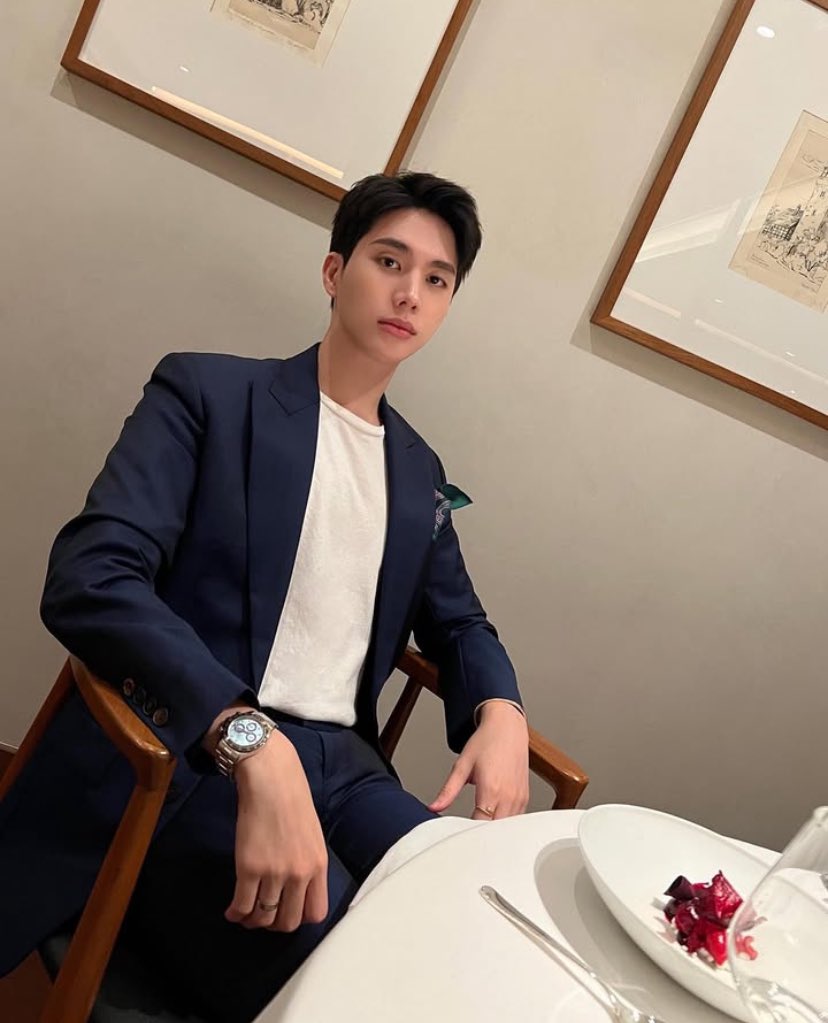 macruvers's tweet image. terima kasih Tuhan telah membiarkan fosil dinosaurs terdegradasi dan menjadi minyak bumi yang digunakan untuk bahan bakar mobil yang membawa mamanya sarin ke rumah sakit untuk menghadirkan seorang SARIN RONNAKIAT di bumi ini pada 30 tahun yang lalu