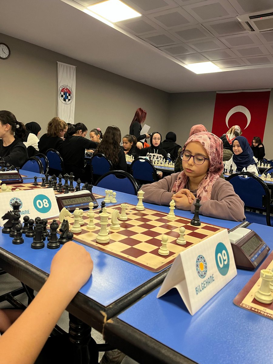 Bilgehaneler Arası Hızlı Satranç Turnuvası Kızlar Kategorisi Maçlarıyla İl Temsilciliği Satranç Salonumuzda Başladı. Turnuvada Hamle Yapan Tüm Sporculara Başarılar Dileriz. <a href="/fethiapaydin/">Fethi Apaydın</a> <a href="/TurkishChess/">Türkiye Satranç Federasyonu</a> <a href="/61birdal/">Birdal ÖZTÜRK</a> <a href="/GSB_Konya/">Konya Gençlik ve Spor İl Müdürlüğü</a> <a href="/bilalyavas/">Bilal Yavas</a> <a href="/kanberali42/">ALİ KANBER</a> <a href="/AbdulkerimAksu7/">Abdulkerim Aksu</a>