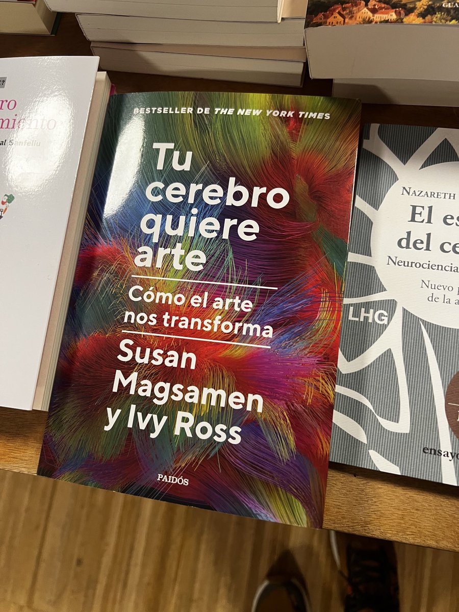 "¿Dónde vamos tan de prisa?"
Me pregunta su sonrisa
Si tú quieres, tengo el plan
Caminar, salga que salga el sol
Por donde salga el sol que no me da
Y llegar hasta tu corazón
Salvo que salga el sol, por donde salga el sol
#sinopublicastumentenoquierearte #grandeextremoduro