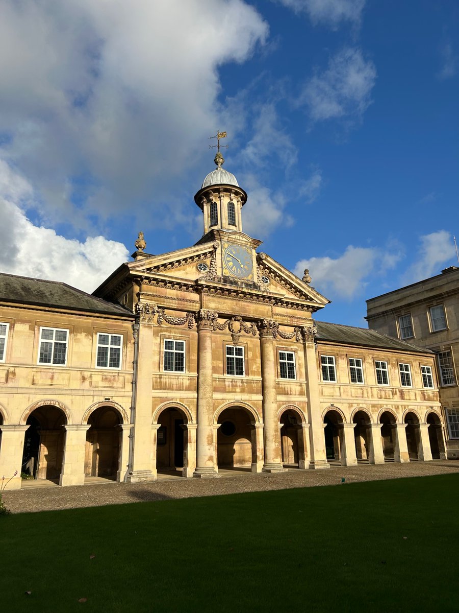 Come work with me at Emmanuel College in Cambridge. Were recruiting a programme coordinator for Emma Experience our co-curricular initiative: emma.cam.ac.uk/about/jobs/#jo…