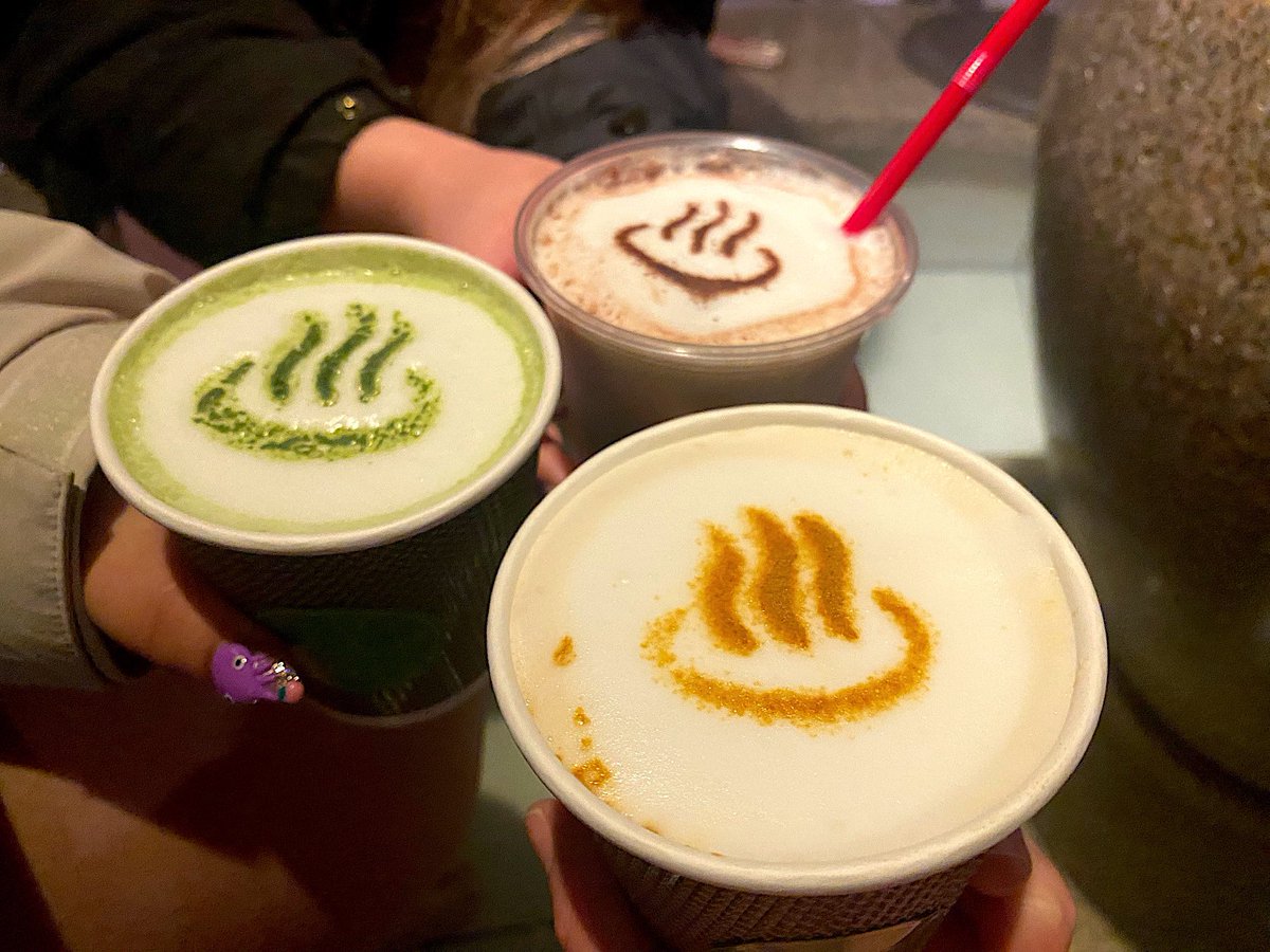 あけましておめでとうございます🐍
年越しは草津に来ていました
足湯に入りながらほうじ茶ラテを。ぽかぽか
今年もよろしくお願いします♨️

#湯畑草庵
#群馬グルメ #群馬カフェ
#草津グルメ #草津カフェ
#ほうじ茶 #足湯 #温泉