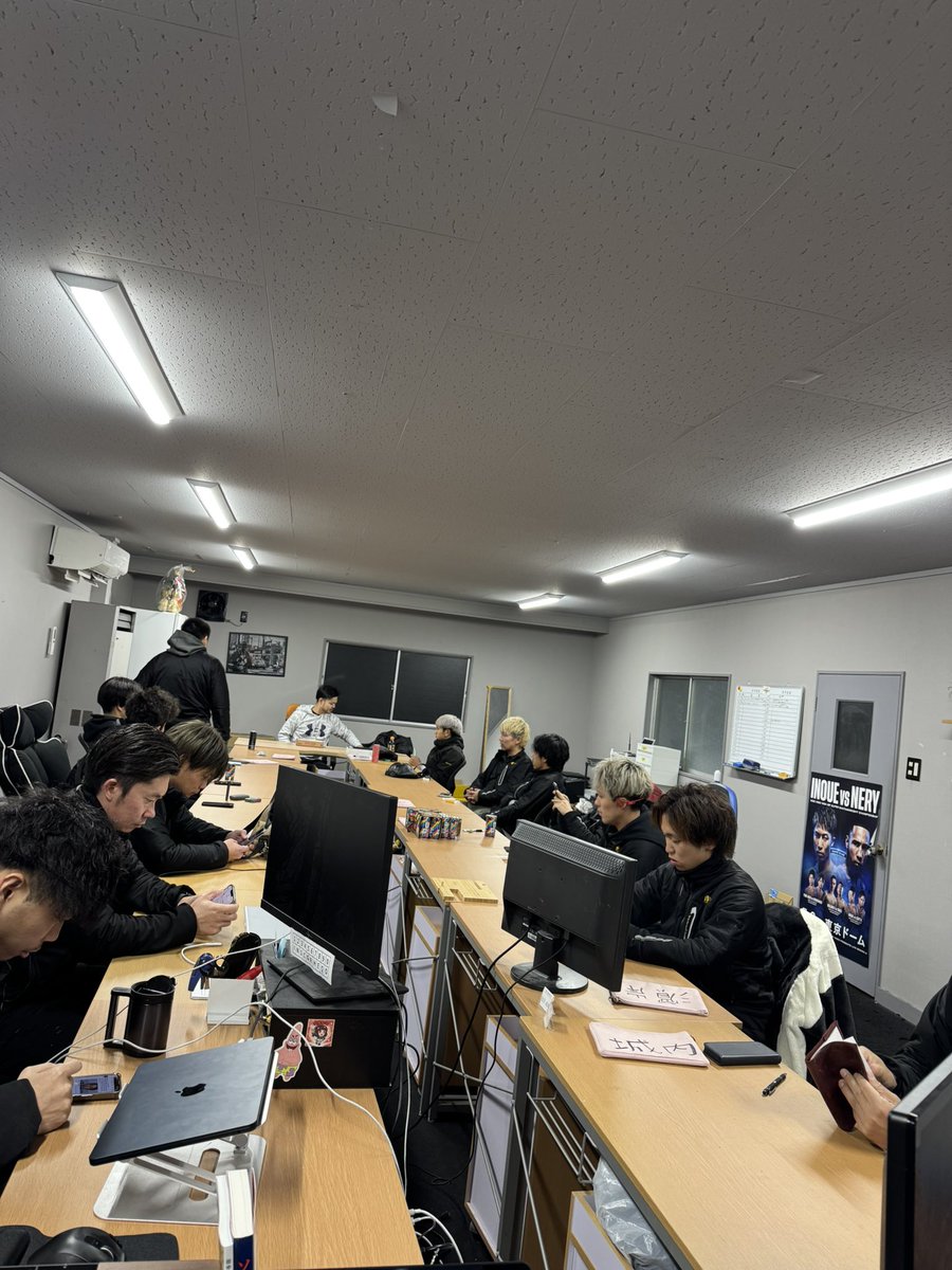 BrUim9's tweet photo. 新年あけましておめでとうございます⛩

今年も皆んなで目標に向かい全力で走ります。

株式会社Canup
リユースショップソッキンをよろしくお願いいたします。

#ソッキン
#株式会社Canup https://t.co/1EOQ63u6lv