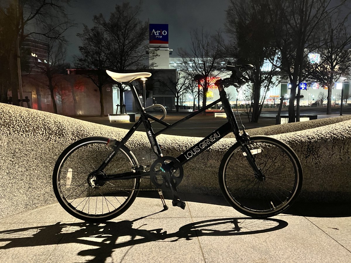 お買い物用の小径車のソーラーテールライトが光らなくなって壊れたかなあと思ったら、充電用のボタン電池が仕込まれていた。形はLR44だけど互換性は無いらしい。そしてこのGP40BVHは廃盤で後継のGP40BVHKも見当たらず、今はTRQNB40らしくてようやくビックカメラで注文した  ...