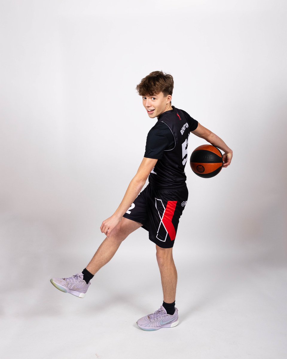 Great to work with Richards Elite to provide media photos for all players and staff 

If any clubs want media photos for their players drop me a message