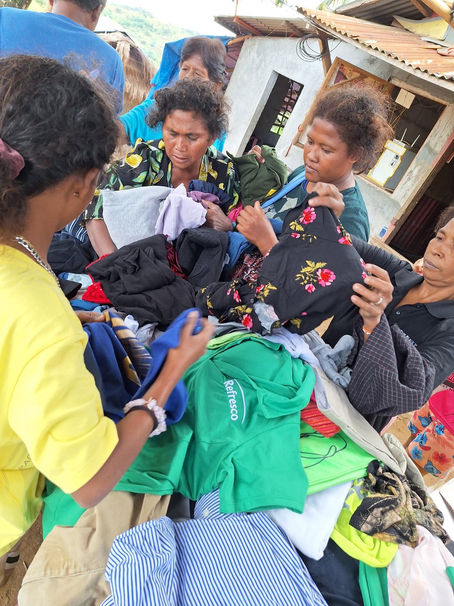 In our aim to nurture the reading, writing, drawing, and coloring skills of the Aeta pupils at Manibukyut Primary School (MPS), located in Sitio Manibukyut, Brgy. Bueno, we established a Mini Library within their school.

The books in this library were generously donated by HHCF