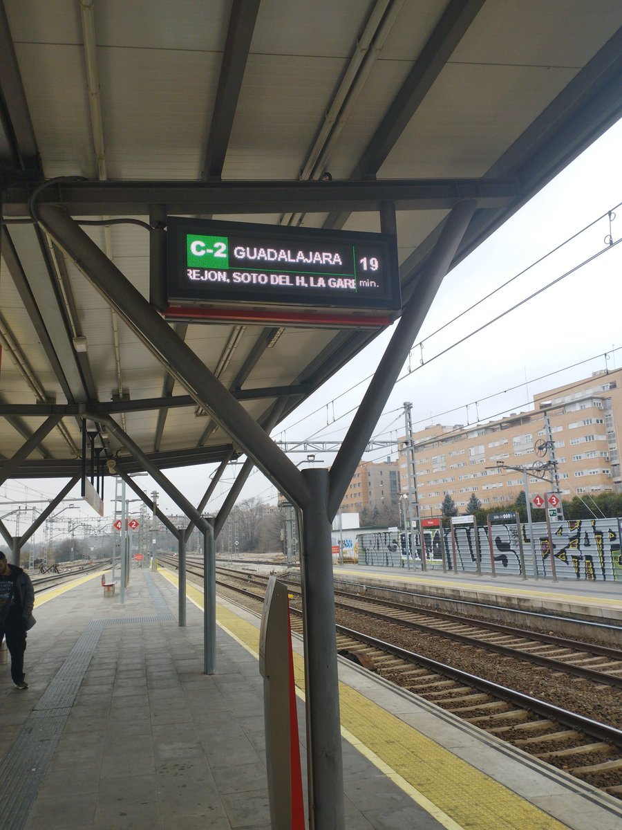 bebeenllamas's tweet photo. 2025 y todo sigue igual en @CercaniasMadrid https://t.co/GT7wofswtc
