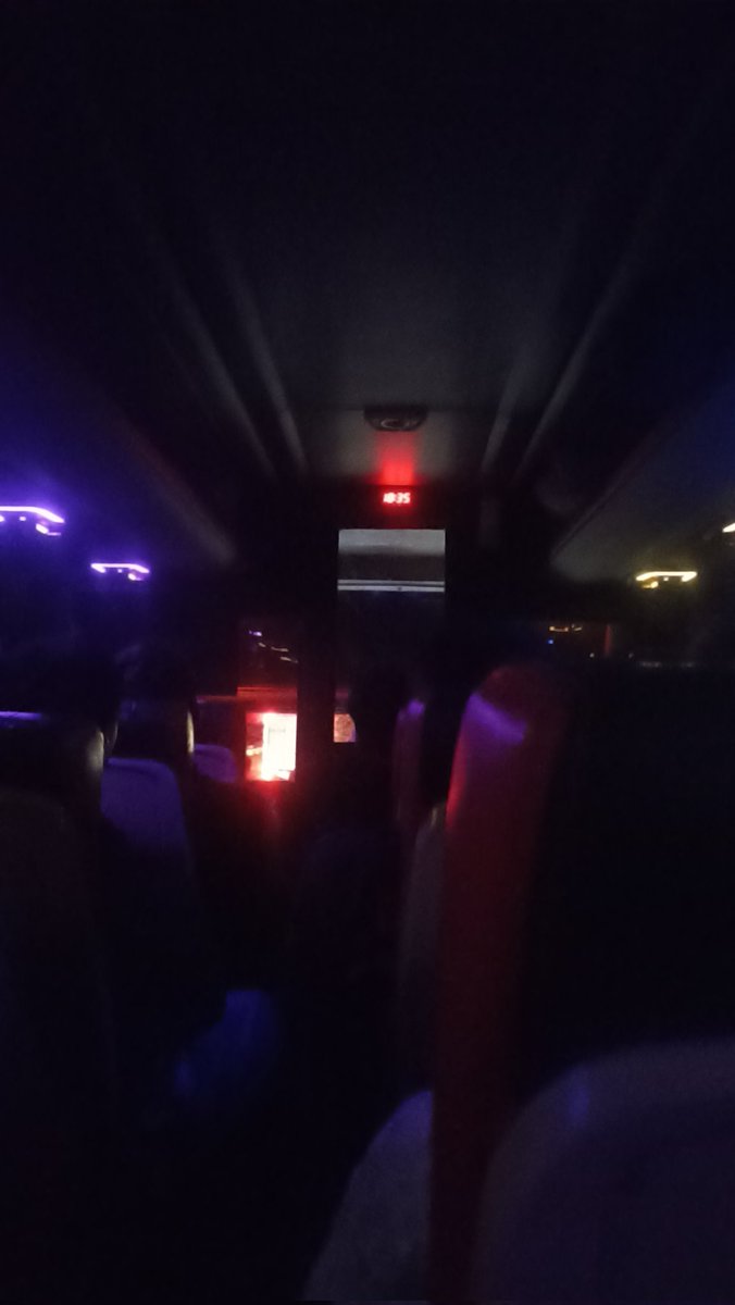 Klo naik kendaraan umum bareng tmen2 knpa slalu ga bisa tidur?