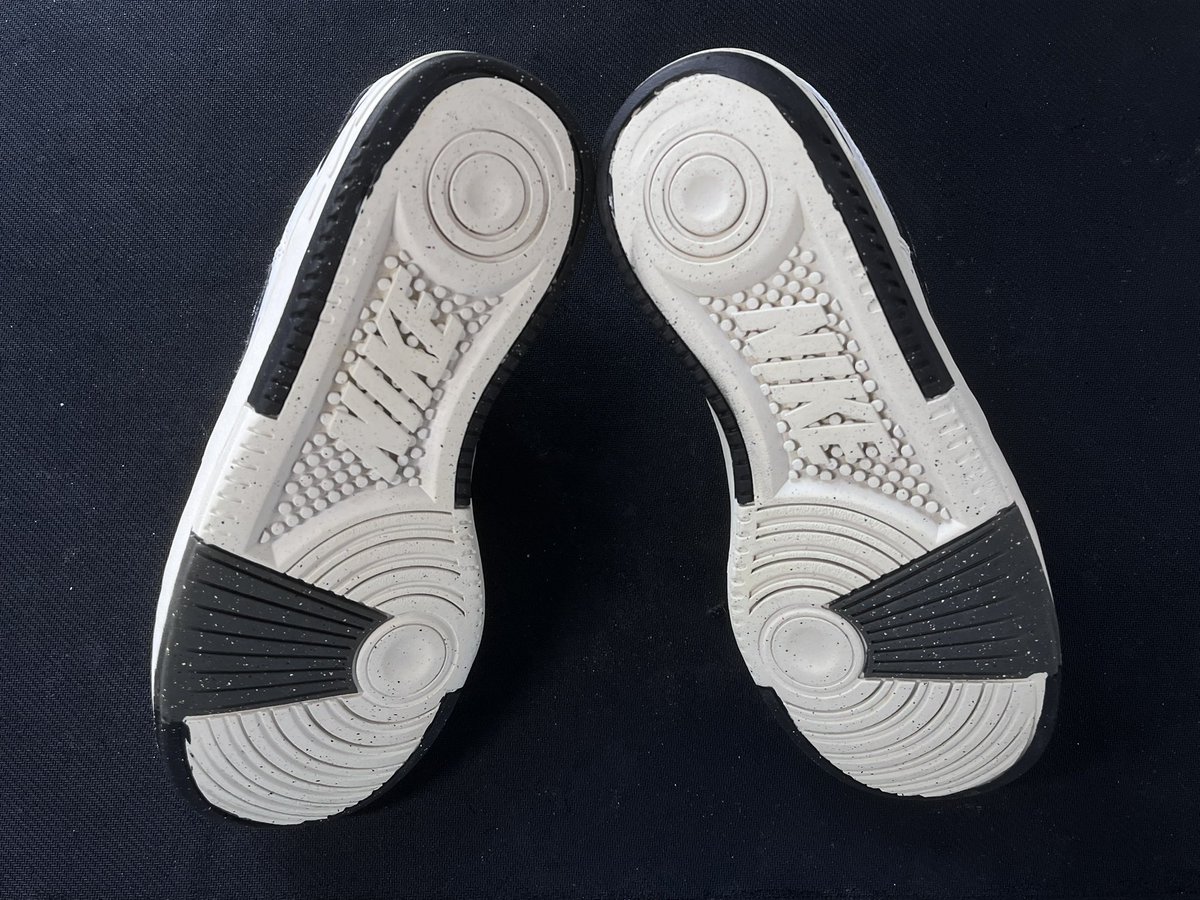 daisysneakers tweet media