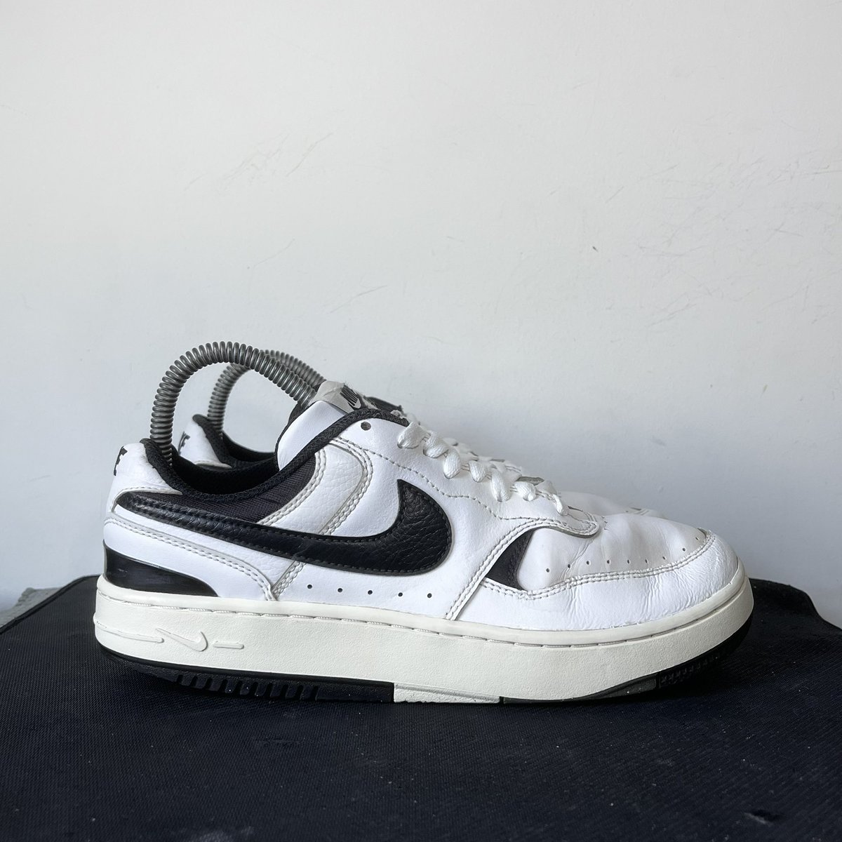 daisysneakers tweet media