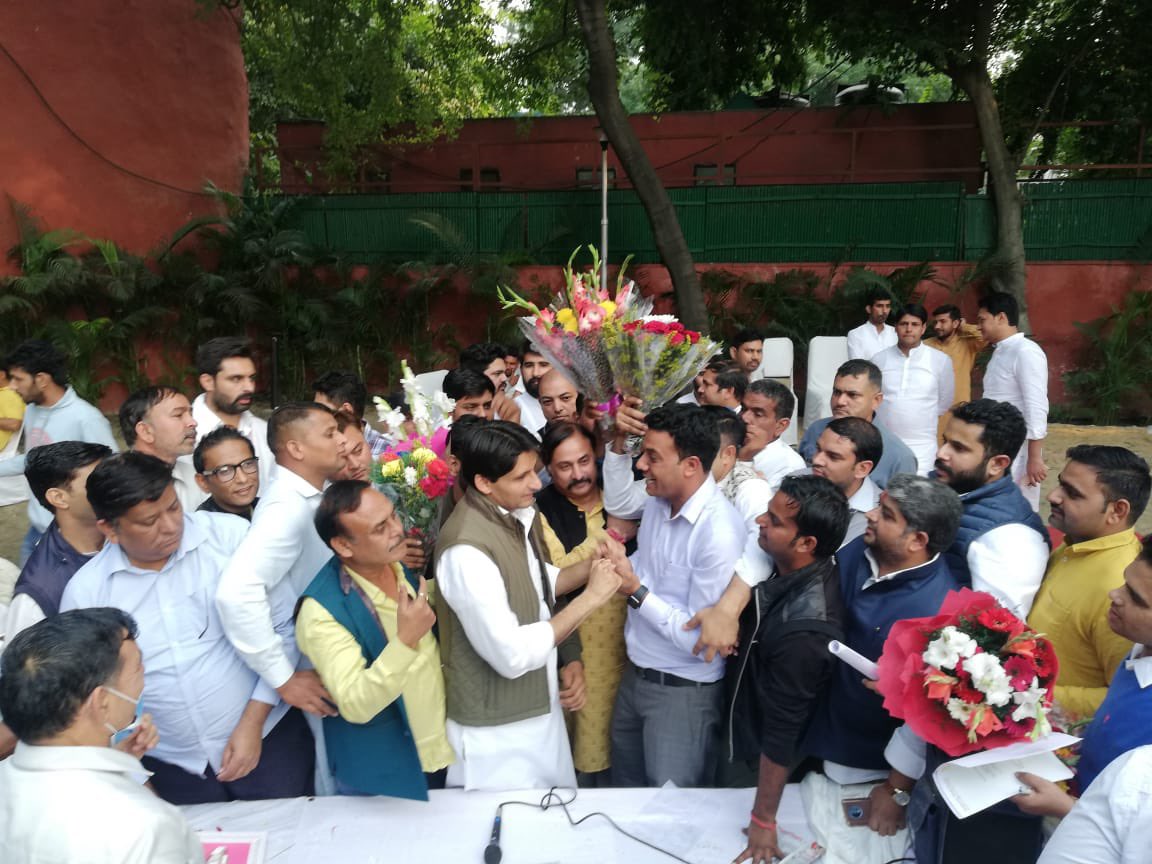 हरियाणा के युवा दिलों की धड़कन, हर दिल अजीज लोकसभा सांसद भाई दीपेंद्र सिंह हुड्डा जी को जन्मदिन की हार्दिक बधाई एवं शुभकामनाएं।
#HappyBirthdayDeependerHooda
<a href="/DeependerSHooda/">Deepender Singh Hooda</a>