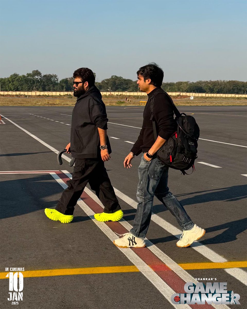 VenkaT_PawanisT's tweet image. Mental Sujeeth Arrived For #MegaPowerEvent 🔥

#GameChanger