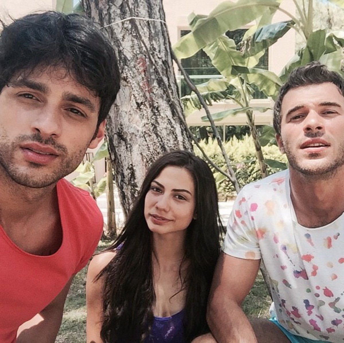 thexendt's tweet photo. En güzel tbt😍🤍
#ÇilekKokusu #DemetÖzdemir #YusufÇim #EkinMertDaymaz https://t.co/h2Q0CxZ3K0