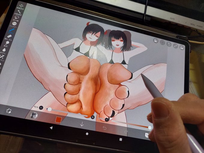 Skebとゲームのイラストを並行して作業してます!🥳
正月休みがずっと続けばいいのに…😢 