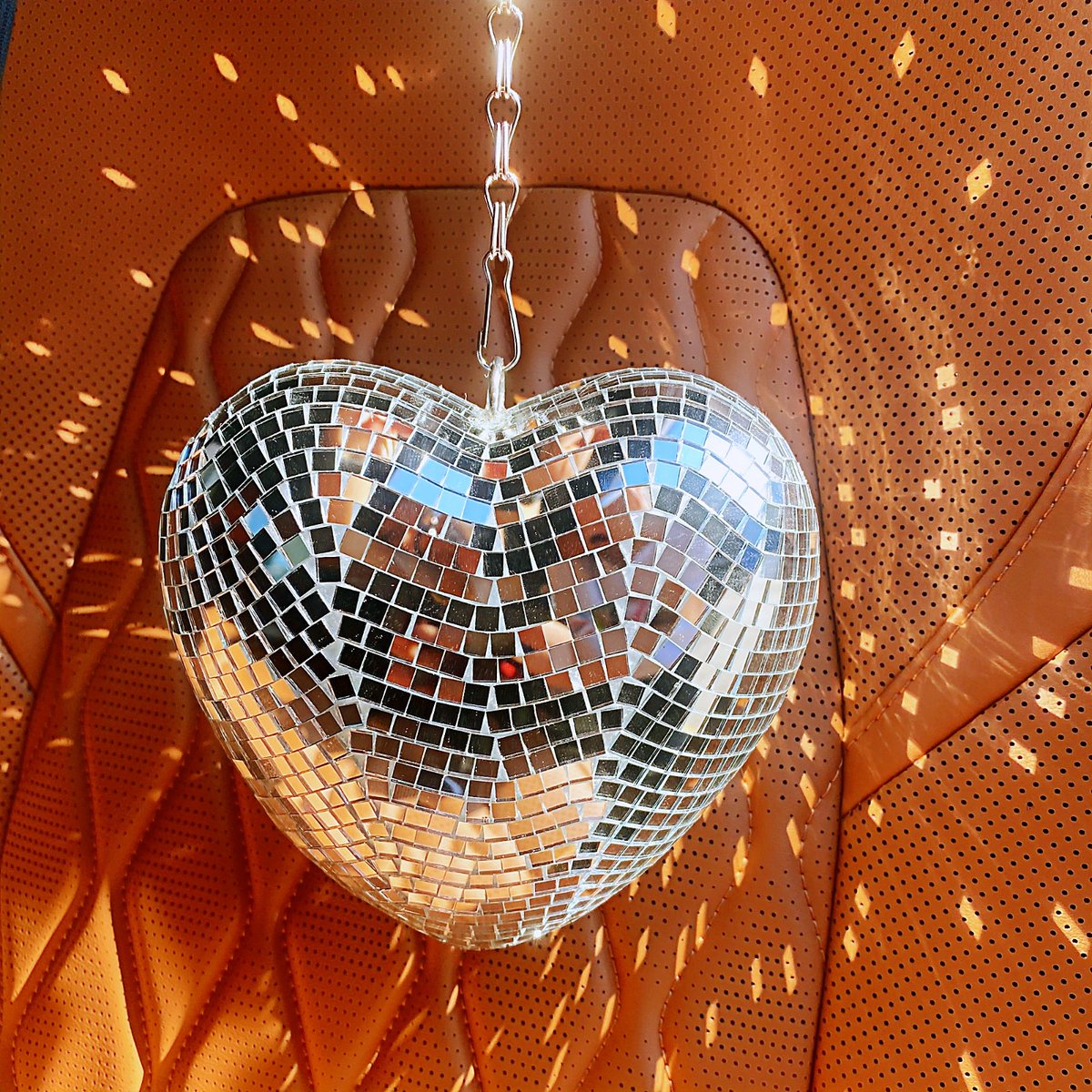 discomfg's tweet image. Spread love and sparkle with our 6-inch &amp;amp; 8-inch Hanging Disco Hearts! ❤️✨ Perfect for parties, events, or a dazzling touch at home. 🌟

Shop now: mfgdisco.com | Amazon: amazon.com/stores/MFGDISC…
#HangingDiscoHearts #MFGDISCO #PartyDecor #HomeStyle #LoveVibes