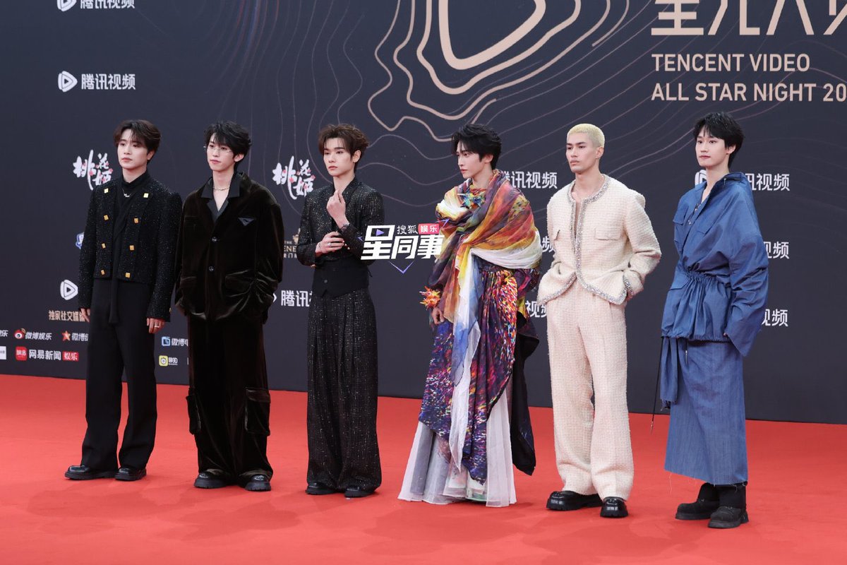 ⋆◡̈ ᴀʟᴏɴᴇ ᴀɢᴀɪɴ ➷。. ᴀᴋ ◡̈ tweet media