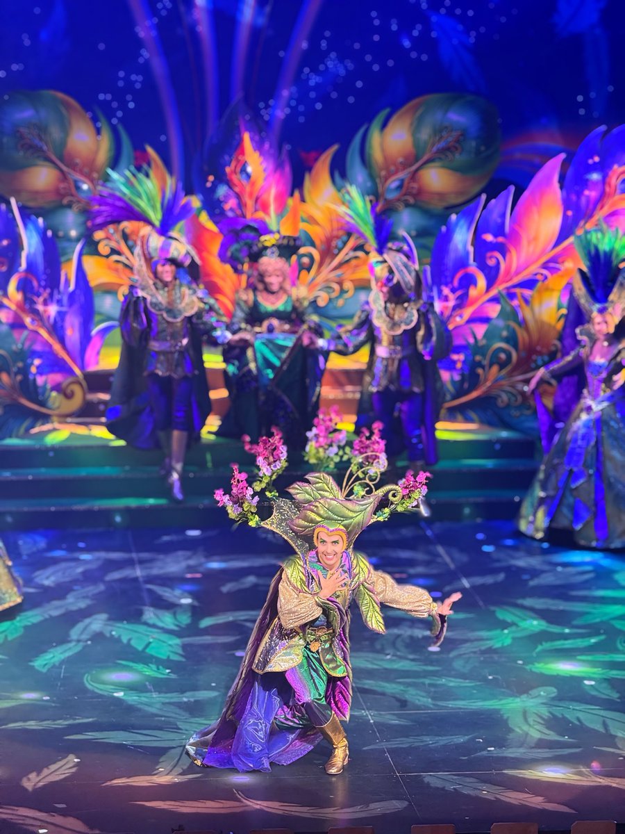 chrishewittuk's tweet image. The Spirit of Sherwood Debut ✨ 3rd January 2025 at The London Palladium. 

My eternal thanks and love to this incredible company for being so unbelievably kind and supportive to me last night. I’ve not quite come back down to earth yet 💚 @PalladiumPanto