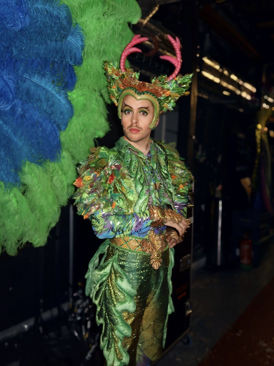 chrishewittuk's tweet image. The Spirit of Sherwood Debut ✨ 3rd January 2025 at The London Palladium. 

My eternal thanks and love to this incredible company for being so unbelievably kind and supportive to me last night. I’ve not quite come back down to earth yet 💚 @PalladiumPanto