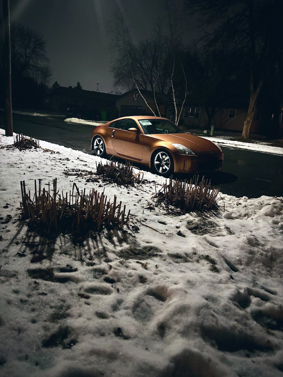 I need to learn to take better photos😂 #350z