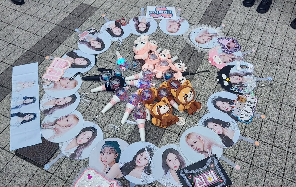 明日BUDDYでペンラサークルやりたいな🐥←ﾎﾞｿｯ
#GoldenDiscAwards 
<a href="/GFRDofficial/">여자친구 GFRIEND</a> 
<a href="/GFRDofficialJP/">GFRIEND JAPAN OFFICIAL</a>