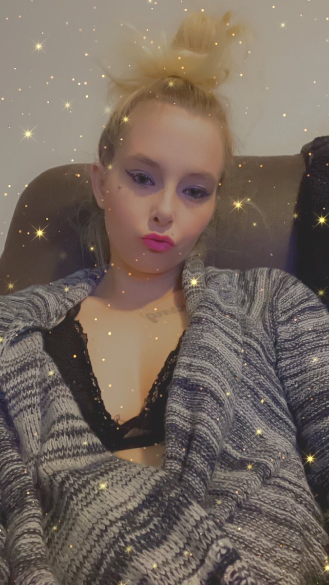 PoohsGirl22's tweet photo. Don’t miss out on buying my only fan deal and my content. I’m doing a year subscription for $100. https://t.co/TlgmvJwhdl