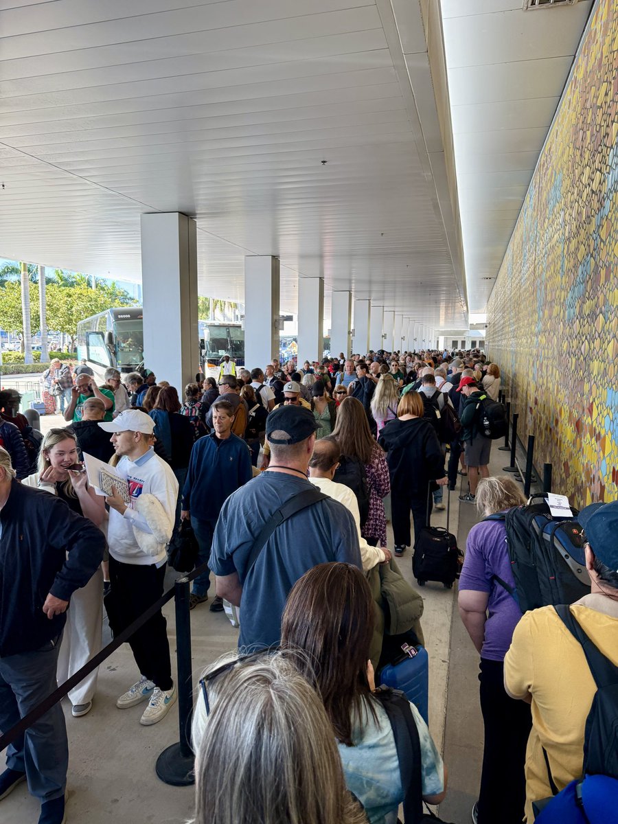 AnaBHausen's tweet photo. @CruiseNorwegian you send a threatening email saying ‘only turn up at the port at your allocated time or you will be turned away’ yet do nothing when the world and his dog shows up! https://t.co/5VcFAQT6BQ