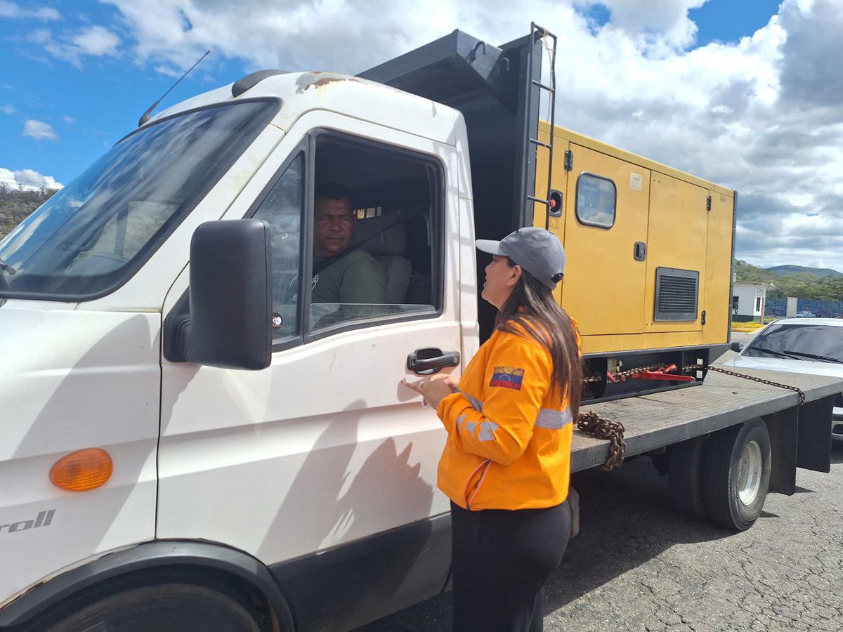 Funcionarios del INTT Barcelona están supervisando el cumplimiento de las normas que regulan y controlan el transporte terrestre, garantizando el retorno seguro de todos. ¡Tu seguridad es nuestra prioridad!