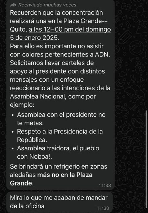 Están exigiéndole a los funcionarios públicos que vayan con carteles a "respaldar" a Daniel Noboa mañana a la plaza grande. Hasta les dan las frases que deben poner en los carteles. Mira que bien están invirtiendo el IVA que te aumentaron eh 👍