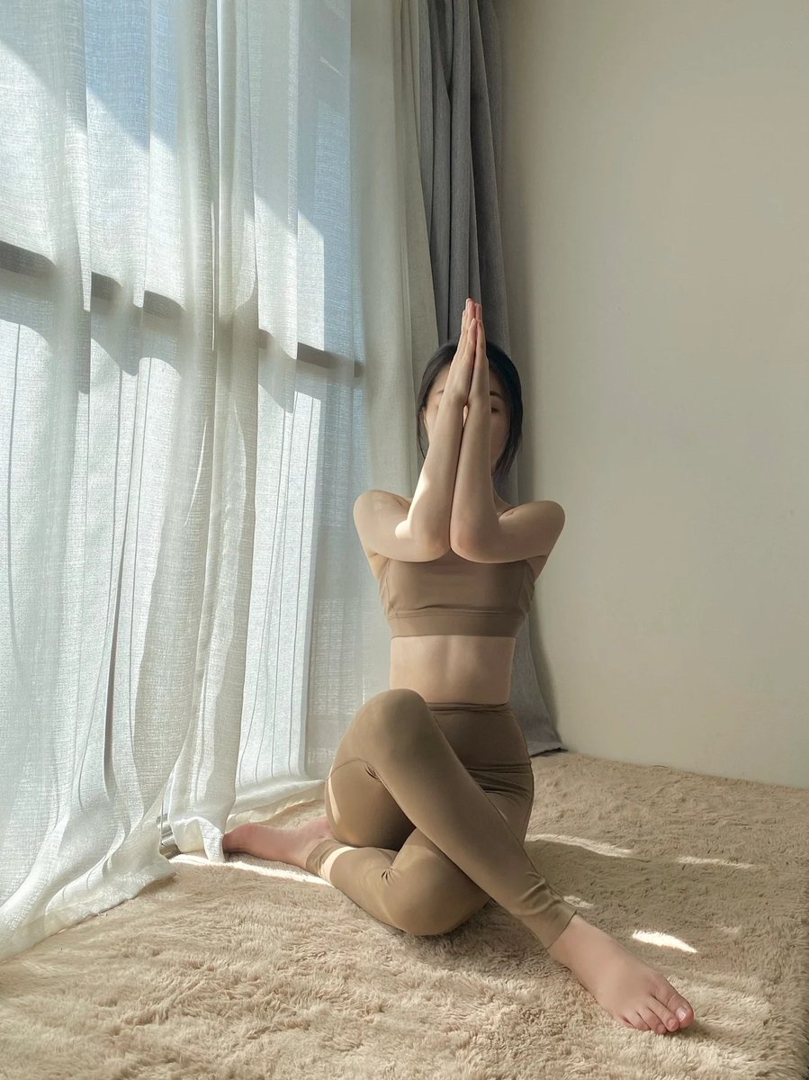 Holiday yoga practice🧘🧘