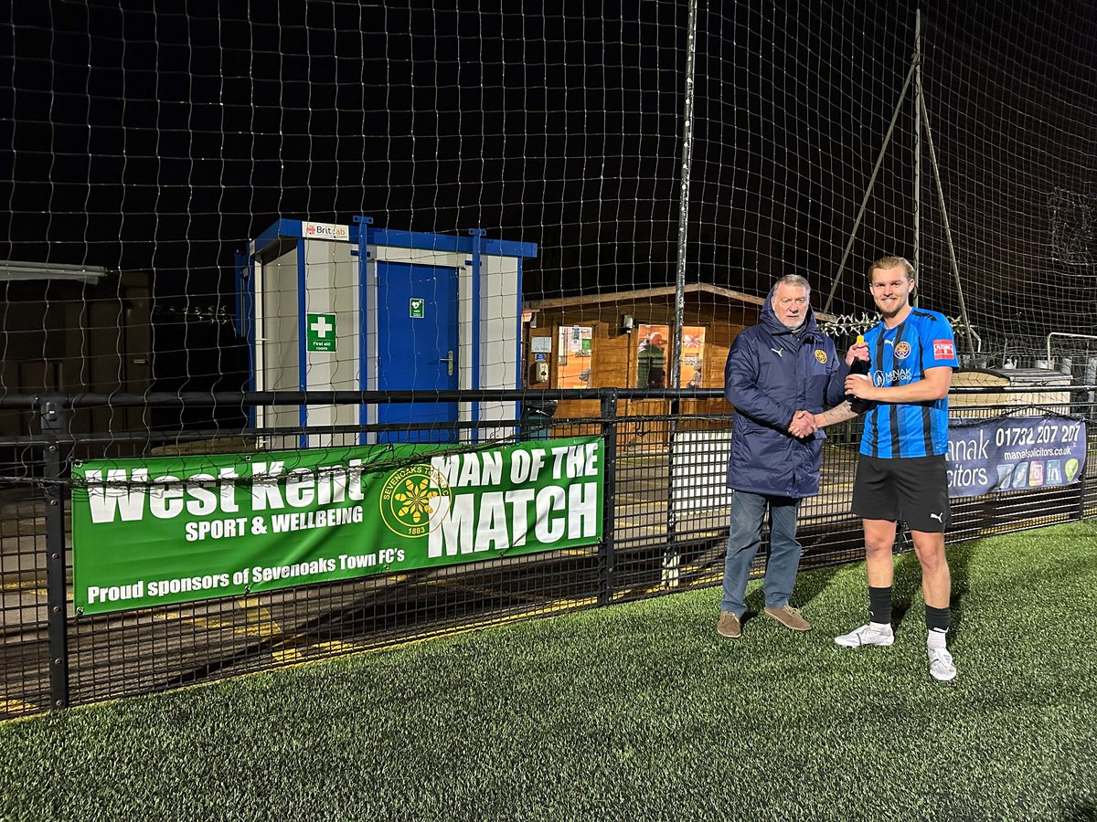 Today’s @westkentsport Sevenoaks Town Man of the Match is… James Jeffrey 🍾🌟

🔵⚫️ | #Sevenoaks #STFC #IsthmianLeague
