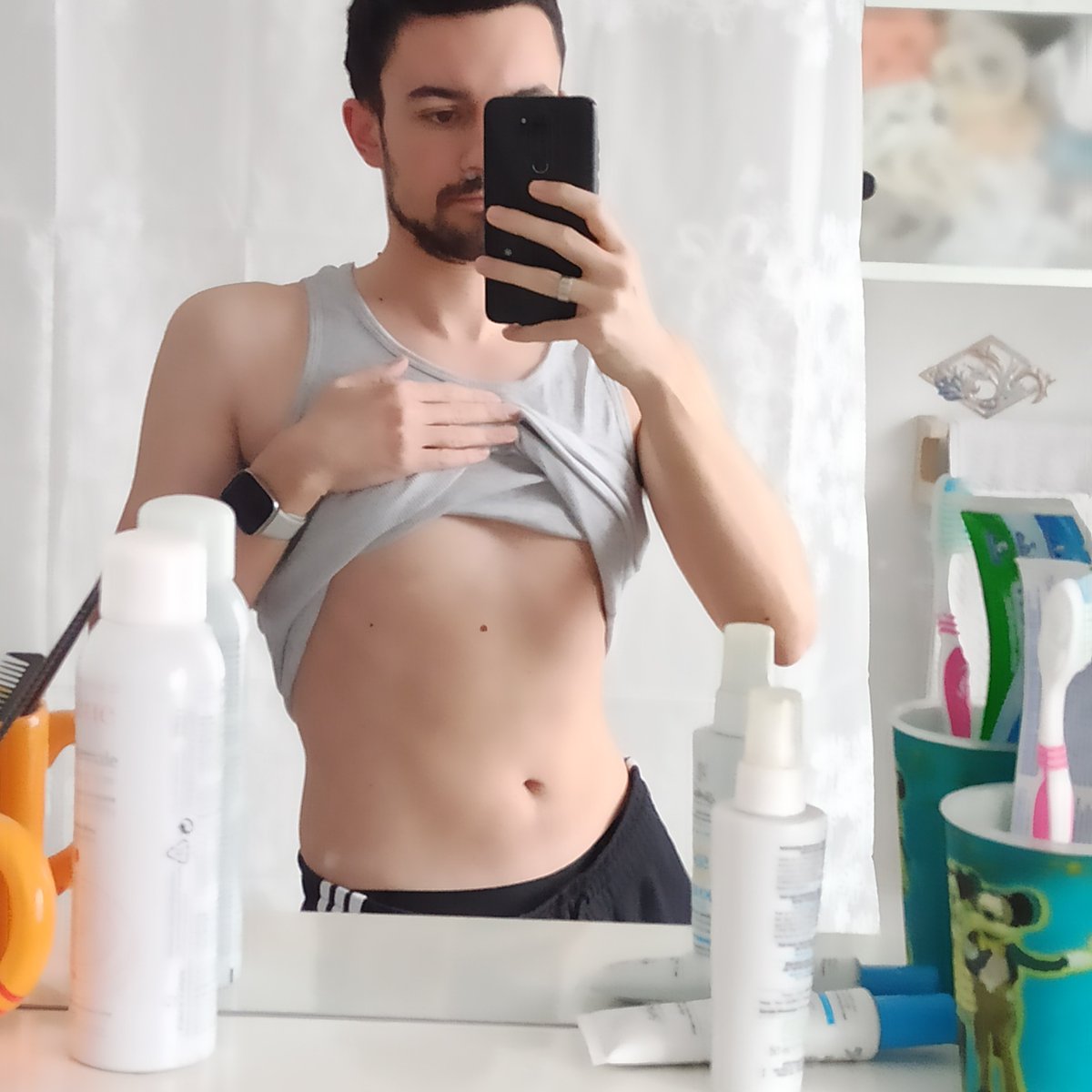 Gornji dio je gay, ali trbuh mi je fora 😋