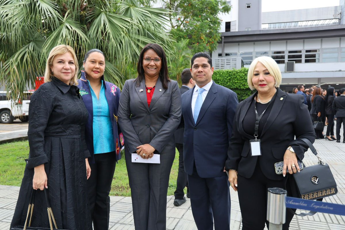 Nuestro gerente general <a href="/alberto/">Alberto</a>.ortega.maltez y la secretaria general @idalia_valdess , presentes en la @asambleapma acompañando al presidente @joseraulmulino quien dio a conocer su primer informe de gestión en la segunda legislatura del primer periodo anual.🇵🇦#bhn