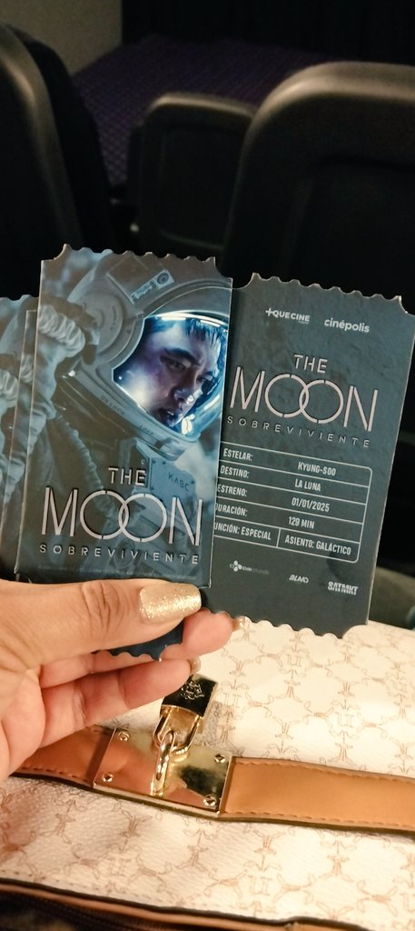 ☽̶☾in my exoplanet💙❤️💚 tweet media