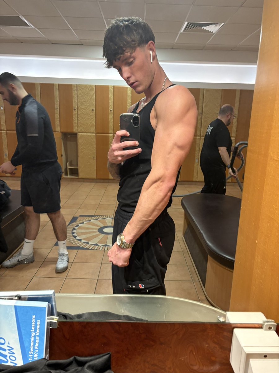 Master Bradley (King Of Findom) tweet media