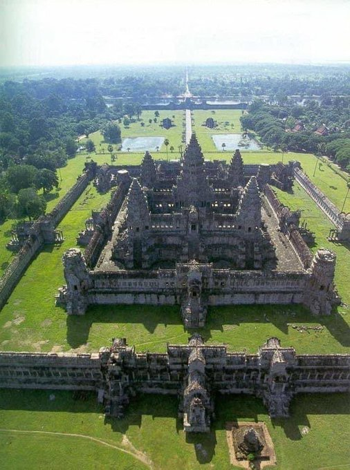 1. Templo de Angkor Wat, Camboya 🇰🇭

El monumento religioso más grande del mundo.