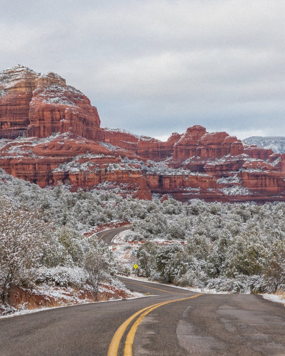 natphotolab's tweet photo. ❄️🌵 Snow on sand, nature’s unexpected pairing.
Photo by 📸 : Jeff Poe
#DesertWinter #NaturePhotography #Winter https://t.co/7REmbedczL