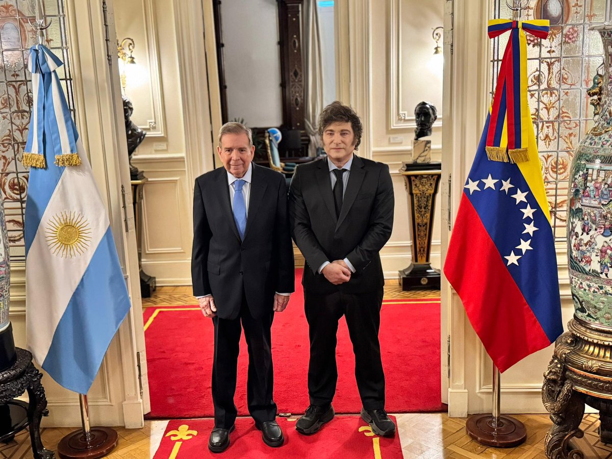 agusantonetti's tweet photo. HISTÓRICO. 

EDMUNDO GONZÁLEZ Y JAVIER MILEI. https://t.co/07ZylBbu8K