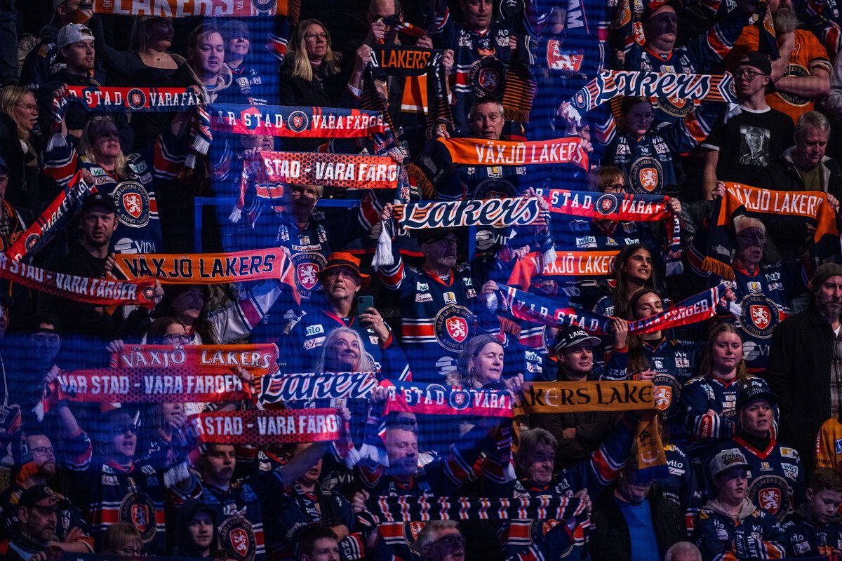 SHLse's tweet photo. Nu kör vi igång årets första hockeylördag, häng med oss du också!🏒
📲https://t.co/eECL688SJE
#SKELHF #LHFÖRE #VLHLHC #SHL #twittpuck #svsshl #ishockey https://t.co/vyjNBSrO8L