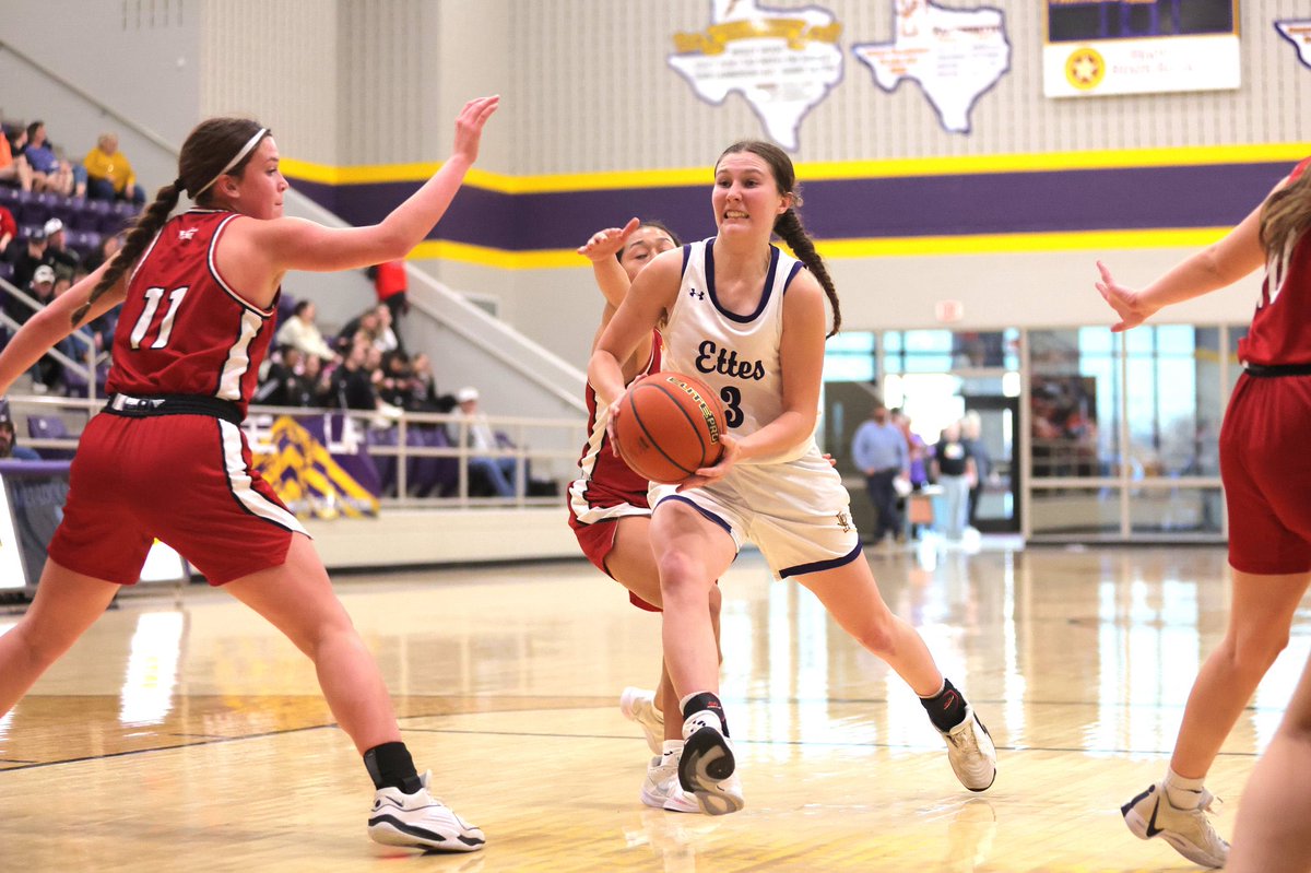 Texas Panhandle girls 🏀 district recap from Friday.. 
West Plains handles Randall in 4-4A showdown 
Spearman continues strong district start 
A look at Friday’s top performers and all the final scores #txhshoops ..
🔗 presspass.news/amarillo-area-…